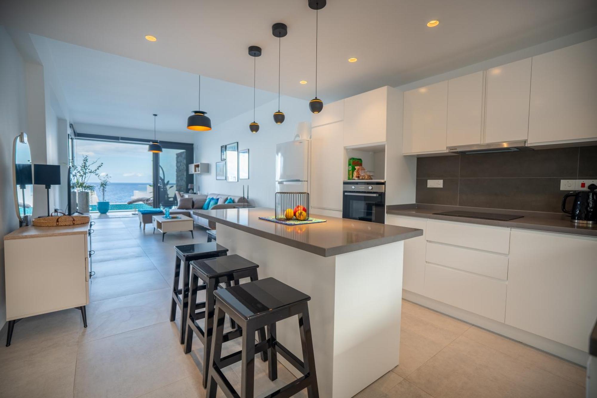 Oceanfront Oasis With Private Pool Stunning Views Apartment *