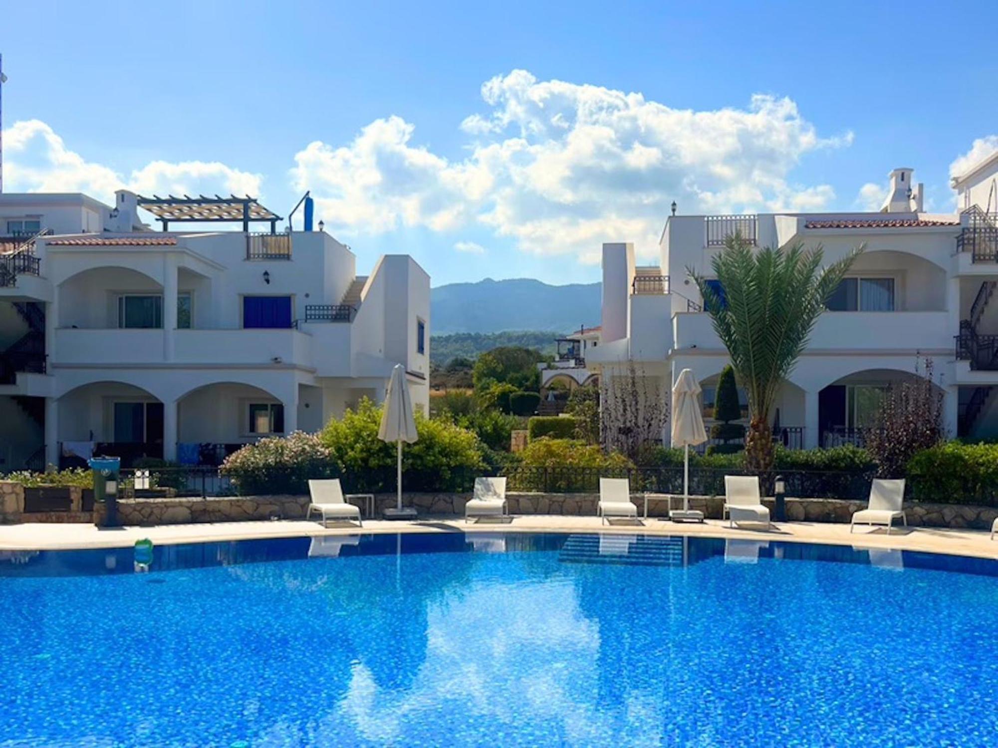 Sunny And Family Friendly Directly At The Pool *