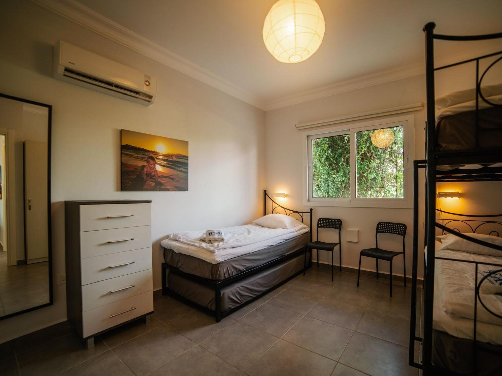 Sunny And Family Friendly Directly At The Pool Apartment *