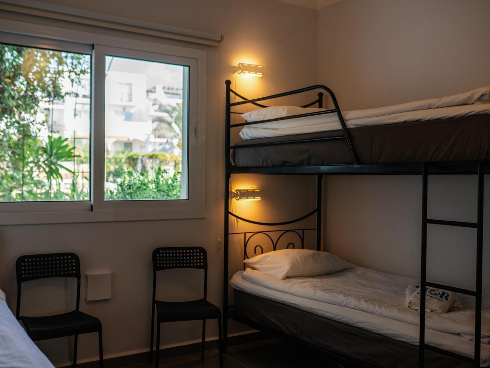 Apartment Sunny And Family Friendly Directly At The Pool Agios Georgios (Girne)