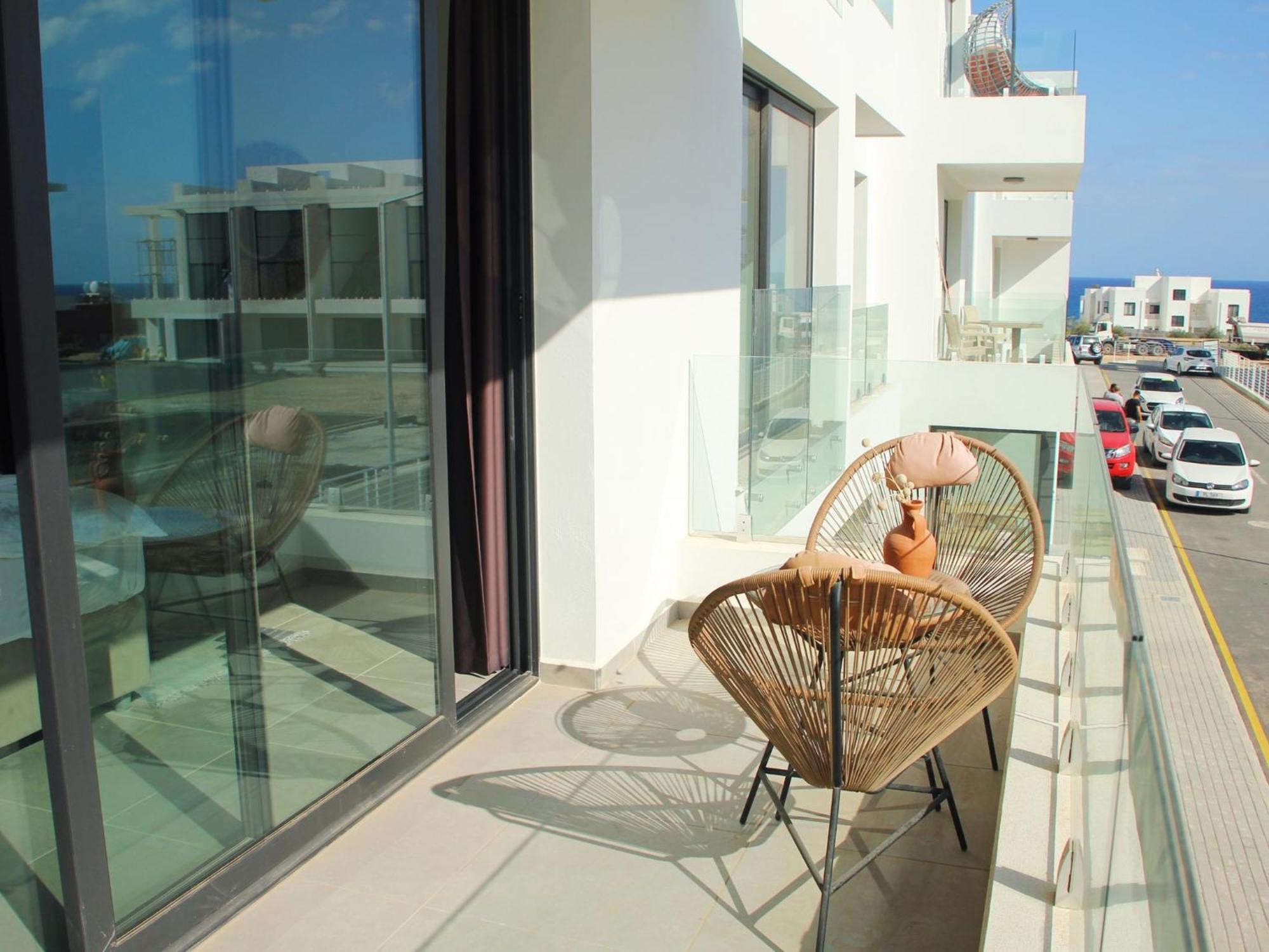 Boho Seaside In Cove Garden *