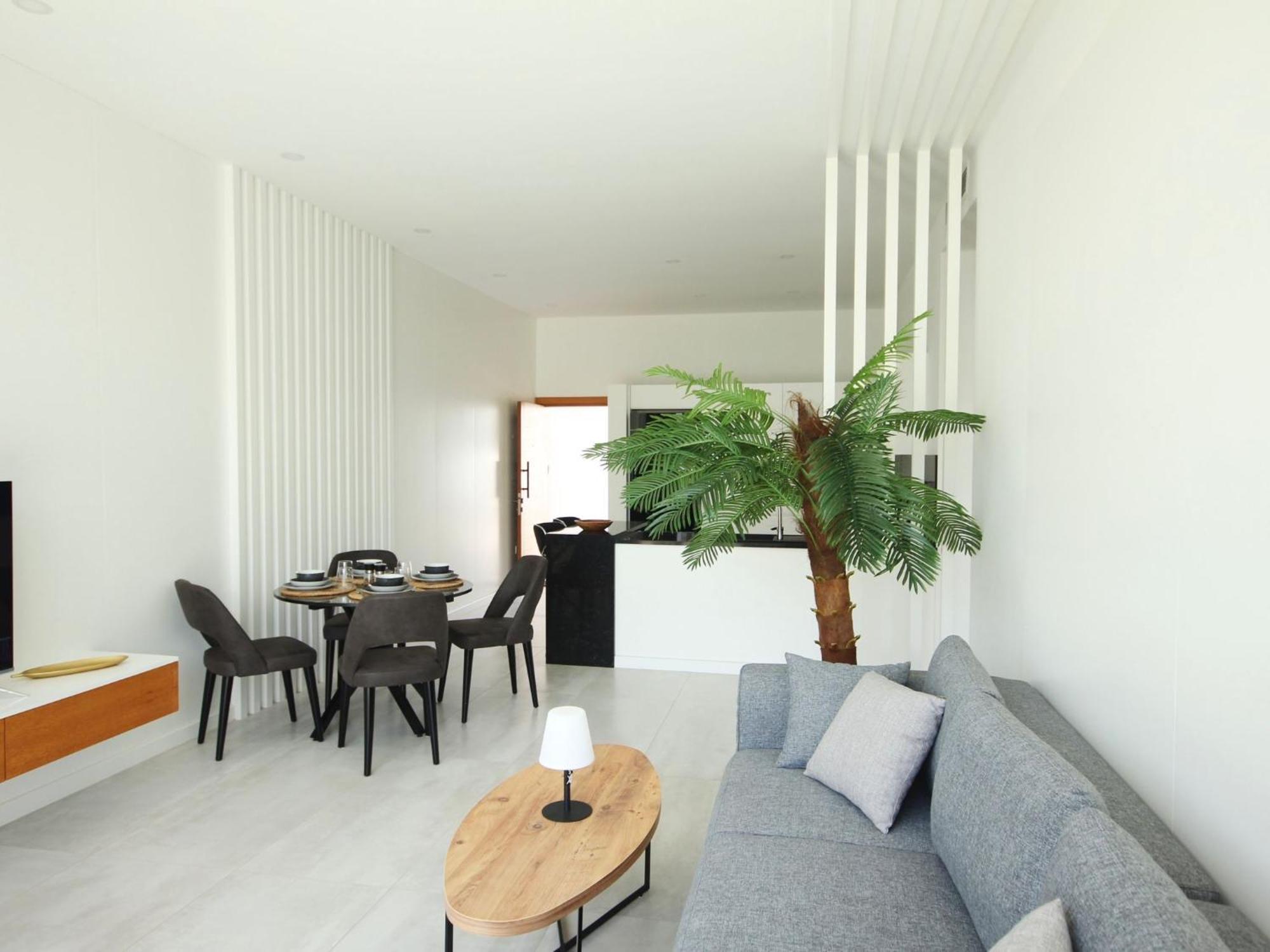 Apartment Modern 2-bedroom Located In An Exclusive Area *