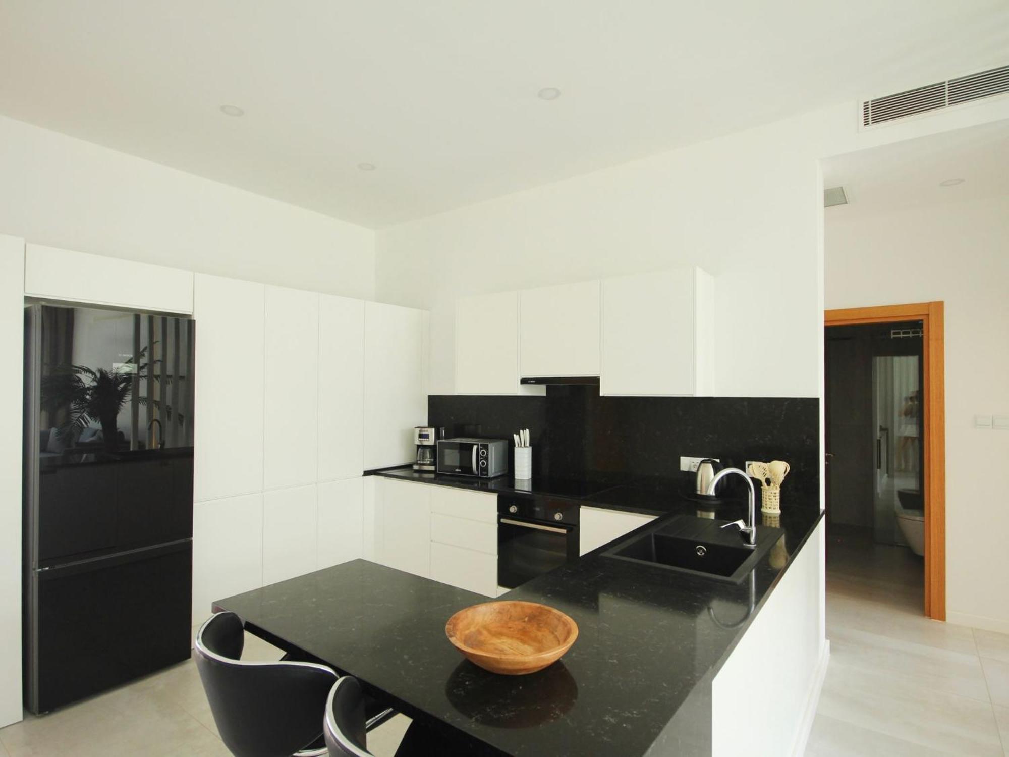 Apartment Modern 2-bedroom Located In An Exclusive Area