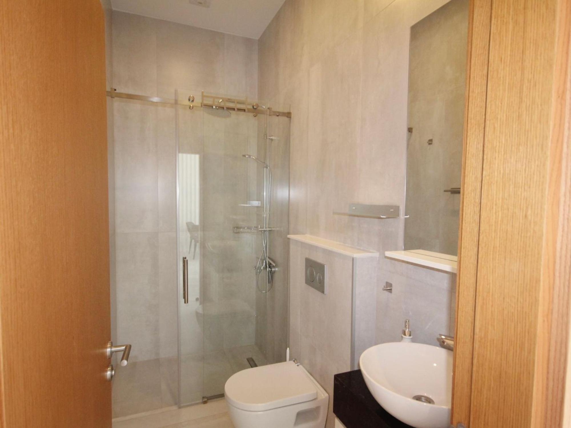 Apartment Modern 2-bedroom Located In An Exclusive Area