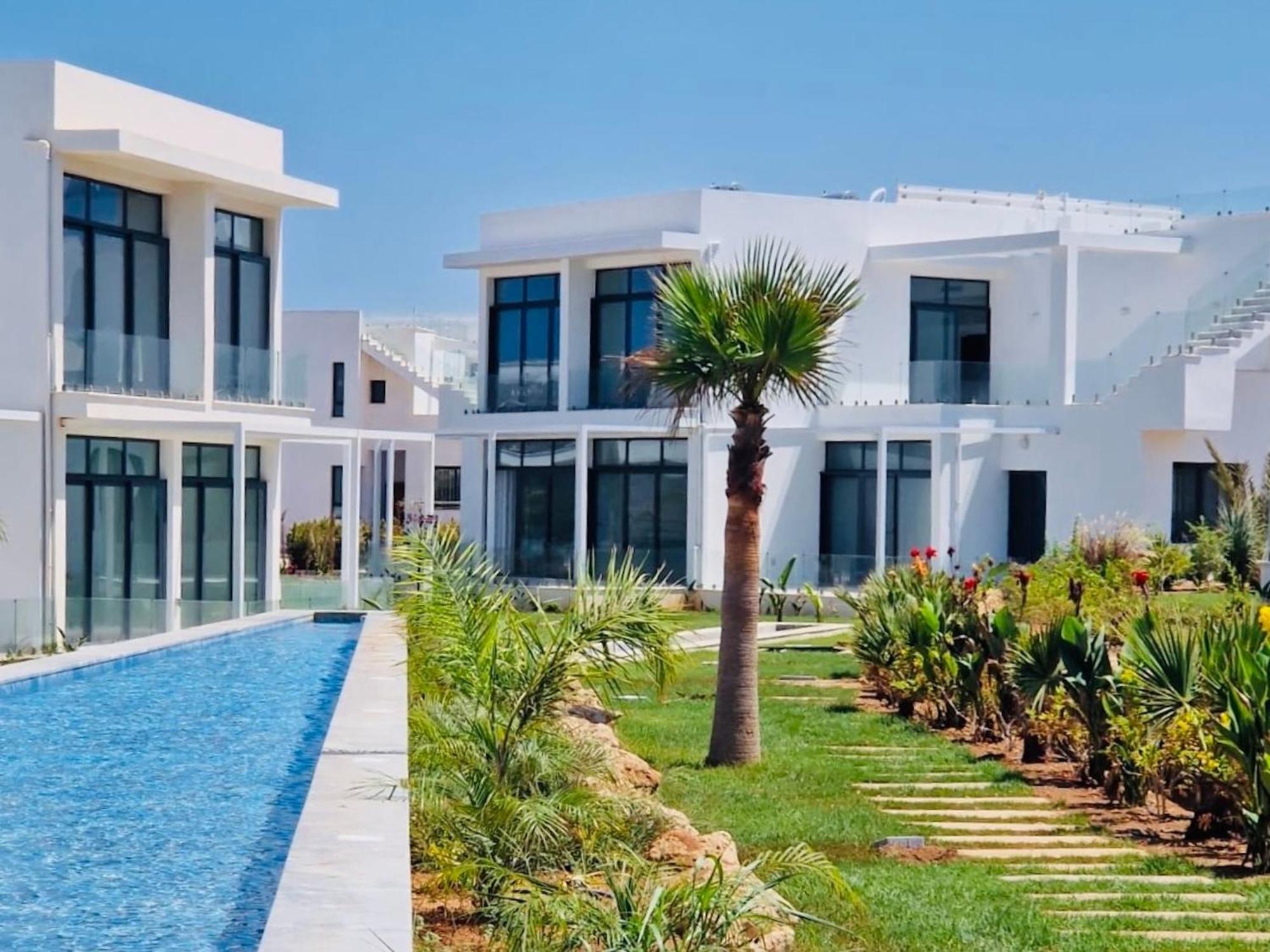 Modern 2-bedroom Located In An Exclusive Area Apartment *