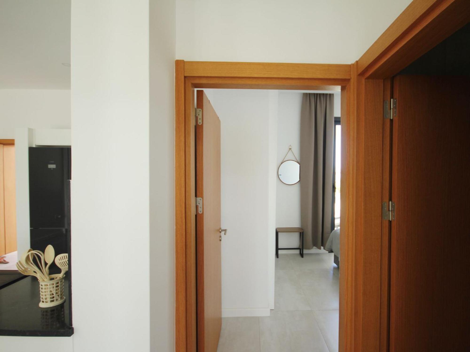 Apartment Modern 2-bedroom Located In An Exclusive Area