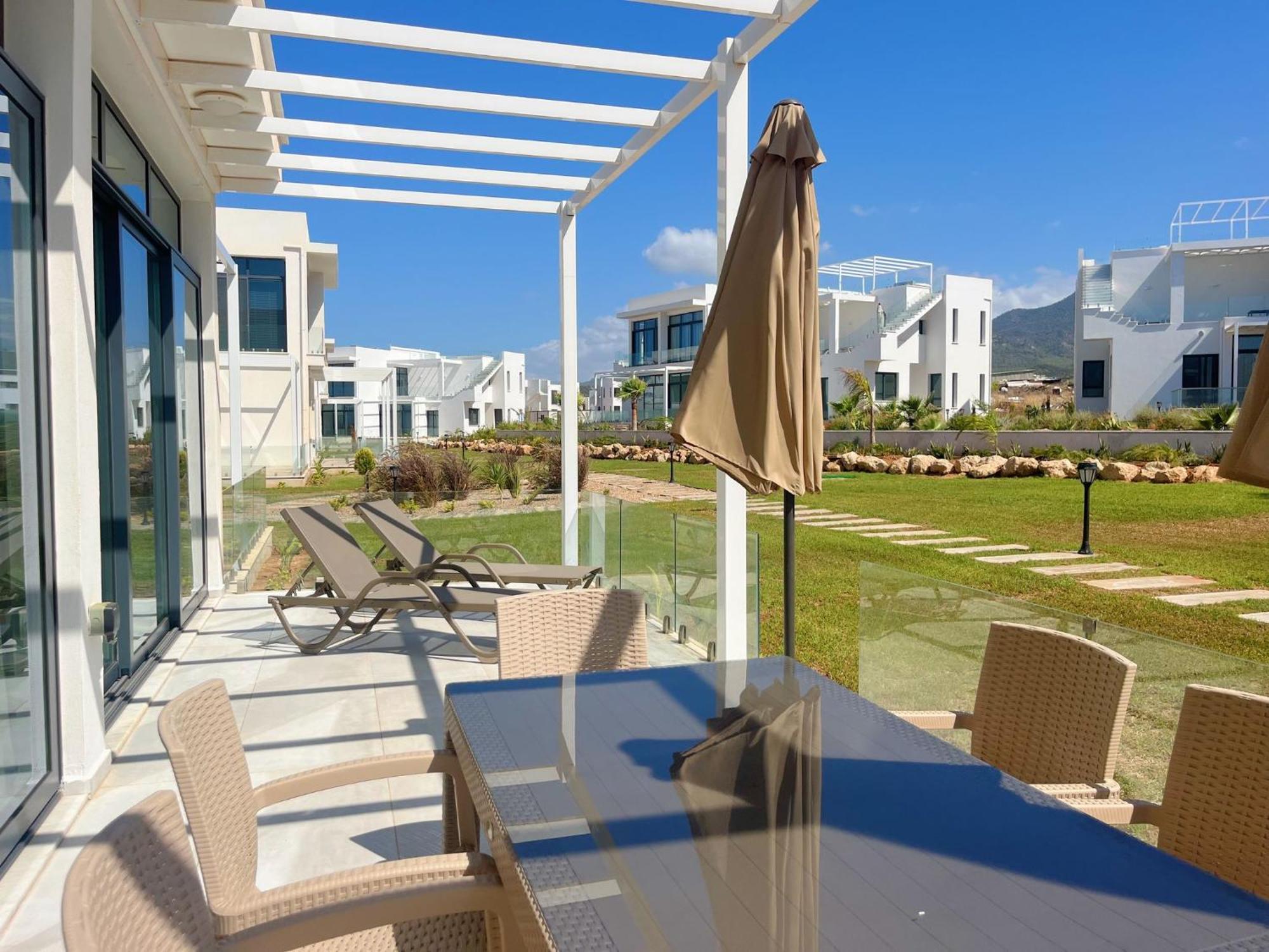 Modern 2-bedroom Located In An Exclusive Area Apartment *