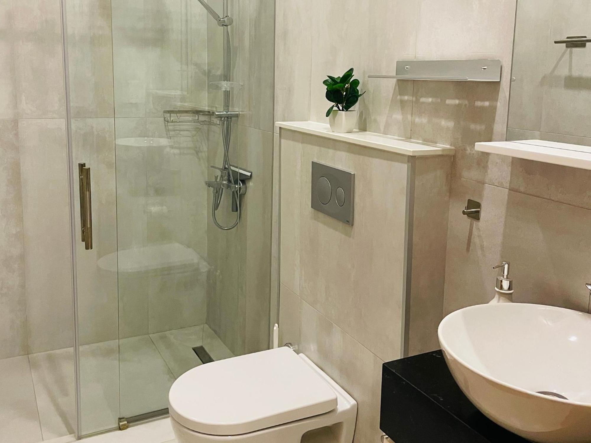 Apartment Modern 2-bedroom Located In An Exclusive Area