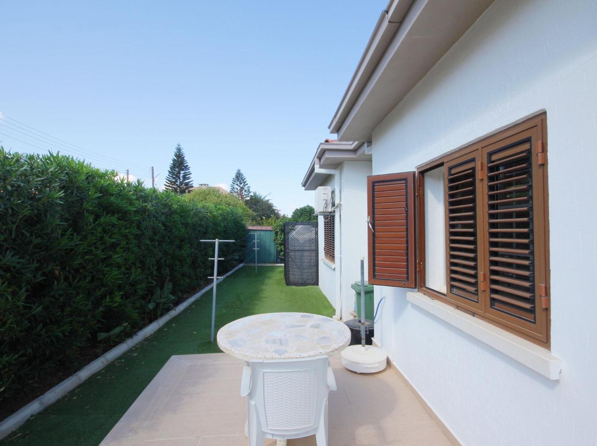 Villa Charming In Tranquil Area *