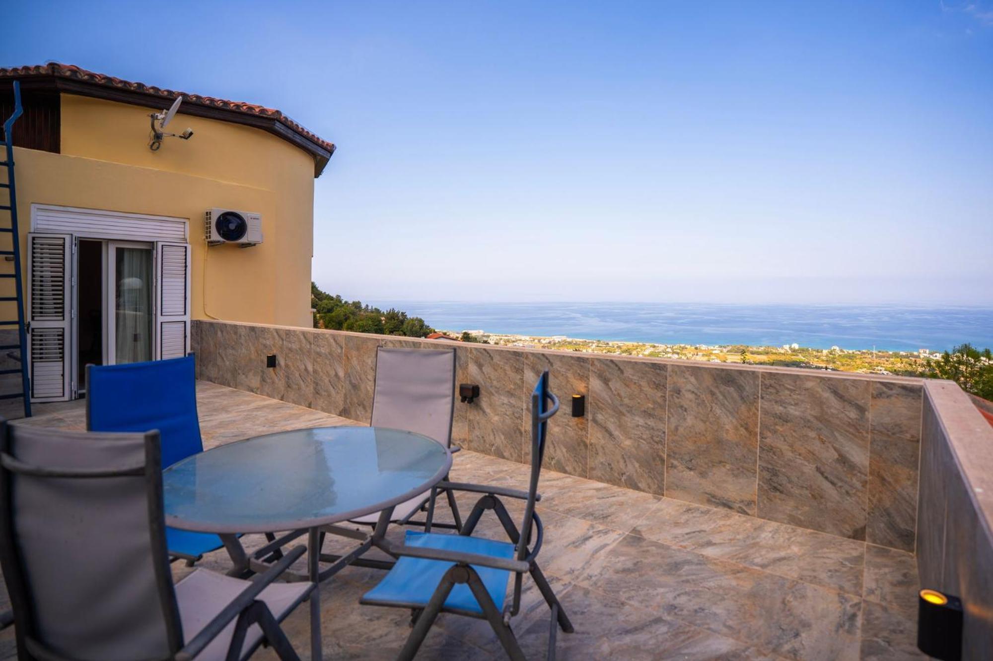 4-bedroom With Amazing Views Lapithos (Northern Cyprus)