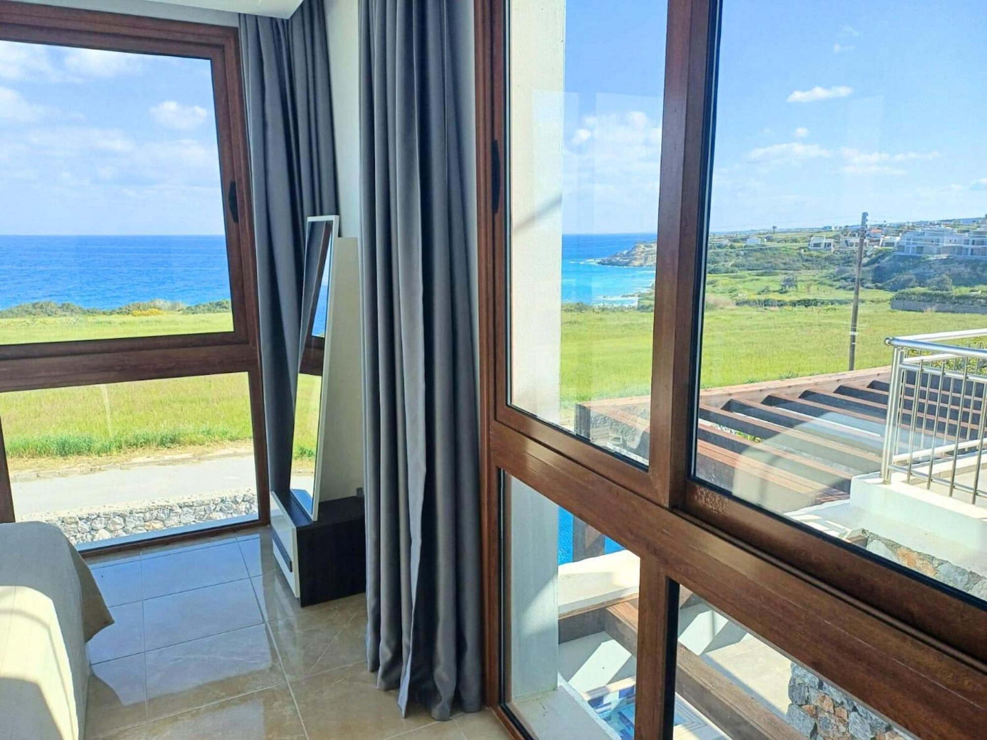 Luxurious With Breathtaking Seaview Villa