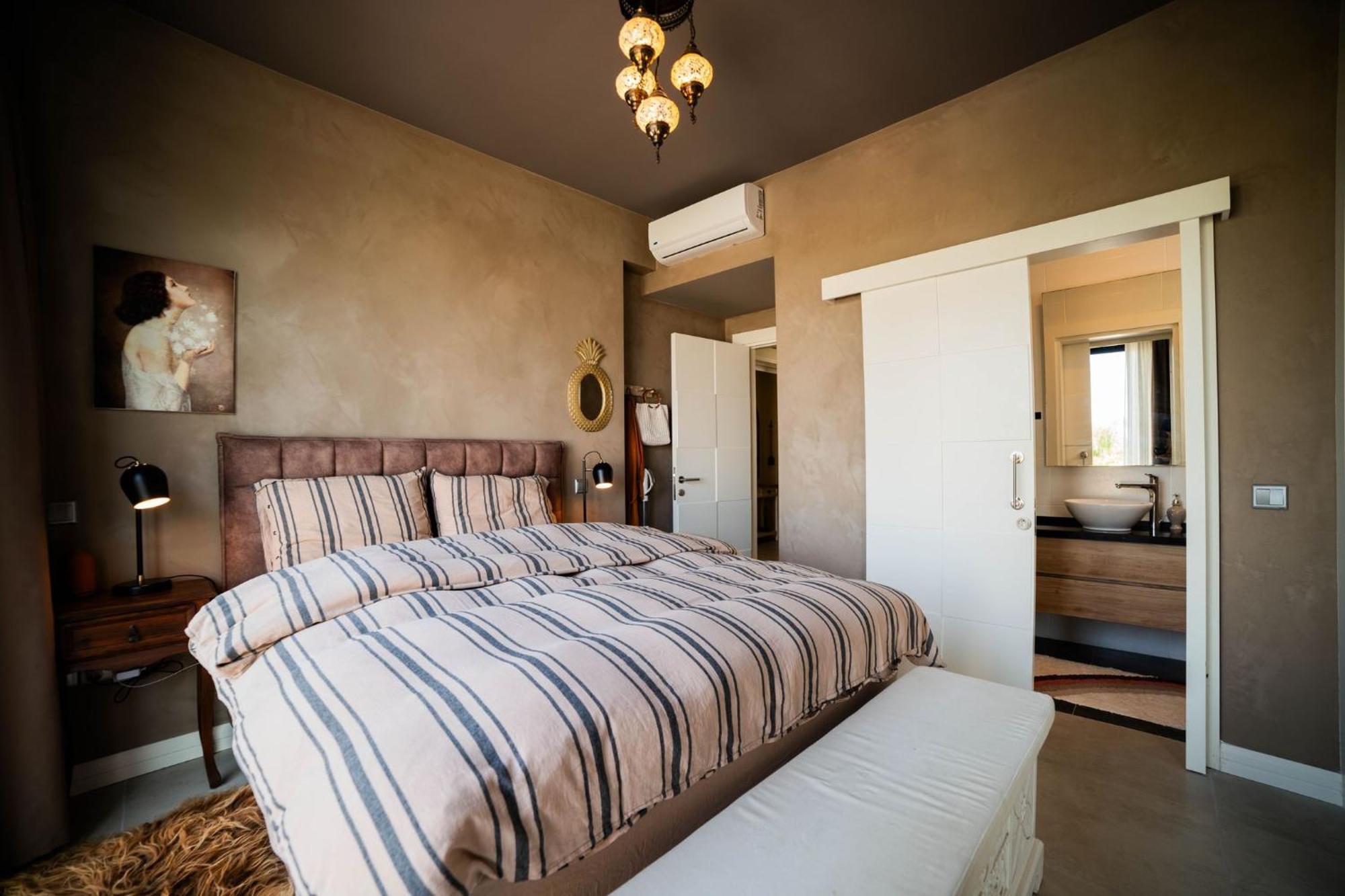 Modern And Cozy Designer In Relaxing Environment Apartment Kyrenia (Northern Cyprus)
