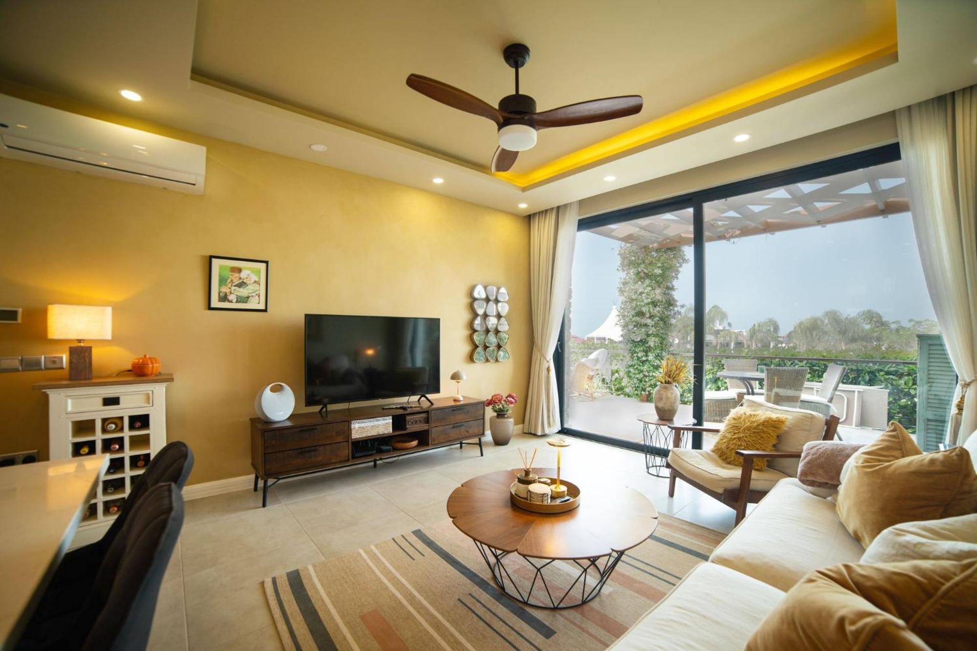 Modern And Cozy Designer In Relaxing Environment