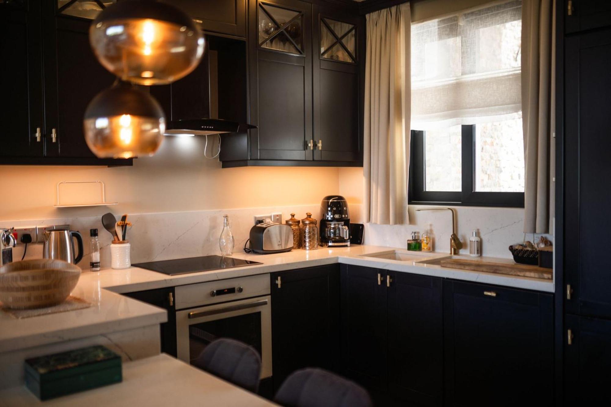 Modern And Cozy Designer In Relaxing Environment Apartment *