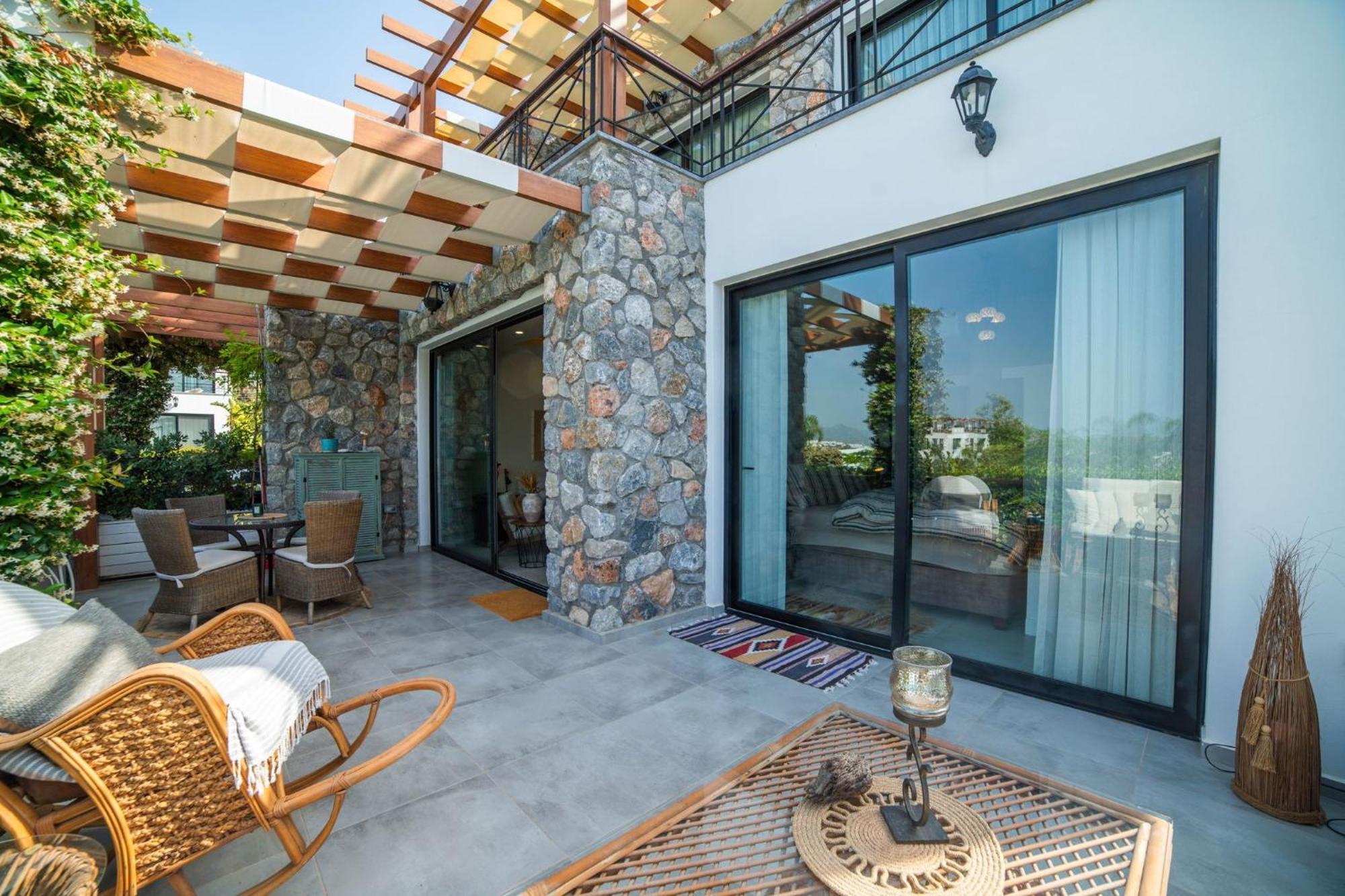 Apartment Modern And Cozy Designer In Relaxing Environment Kyrenia (Northern Cyprus)