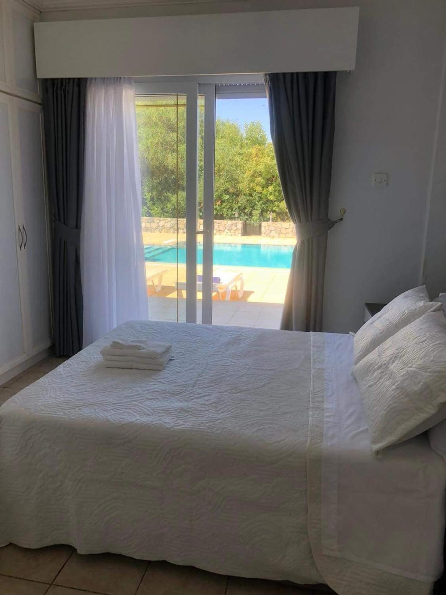 Villa Palace, Private Pool, Sea Mountain Views , Spacious Beautiful