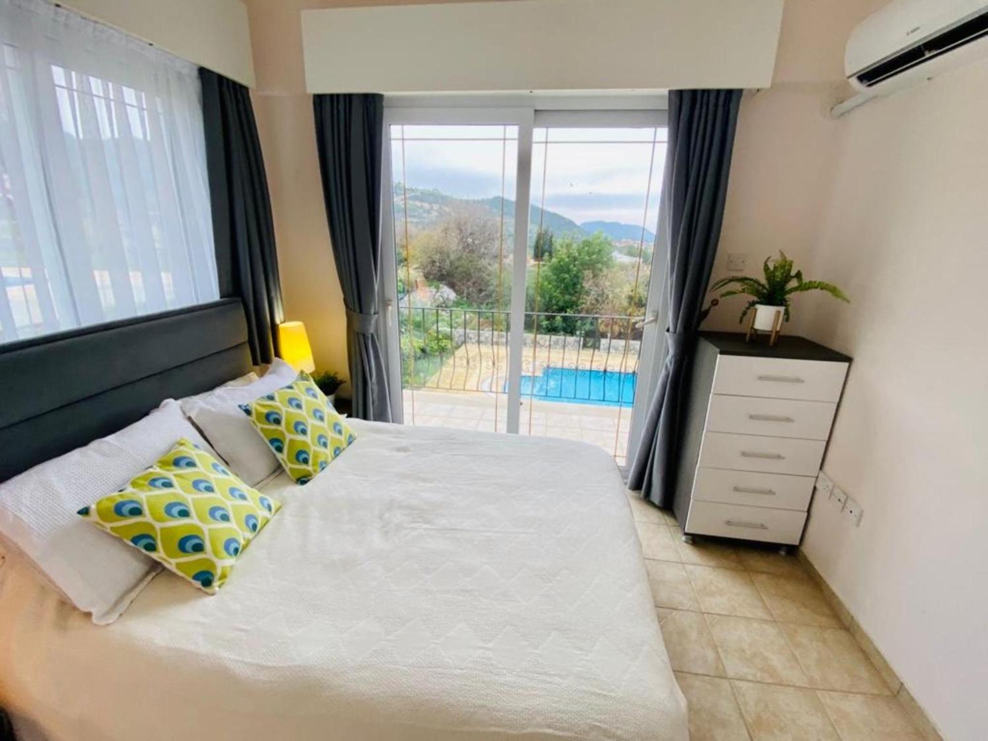 Palace, Private Pool, Sea Mountain Views , Spacious Beautiful Villa Lapithos (Northern Cyprus)