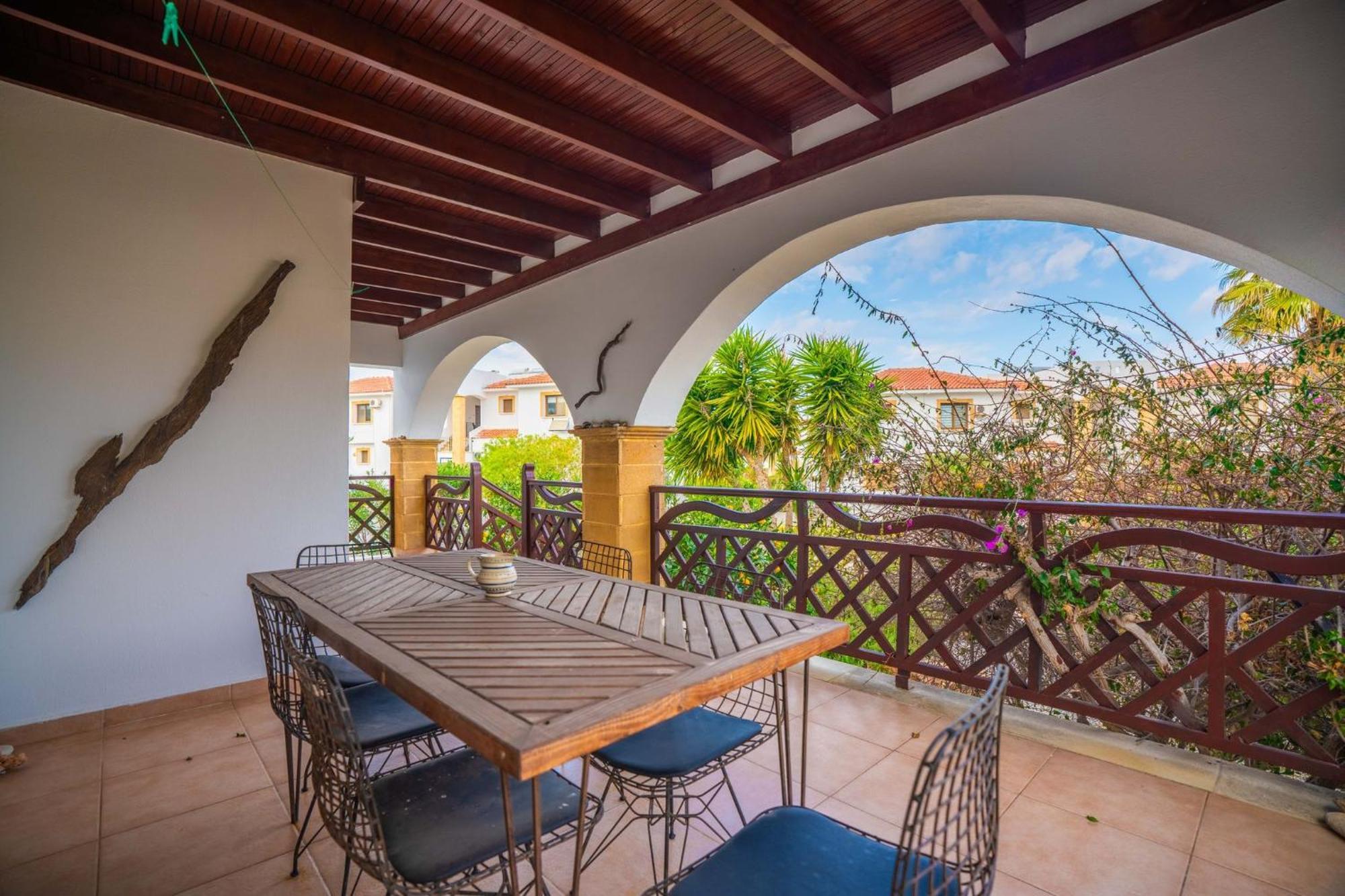 Welcoming 3-bedroom With Ocean Views