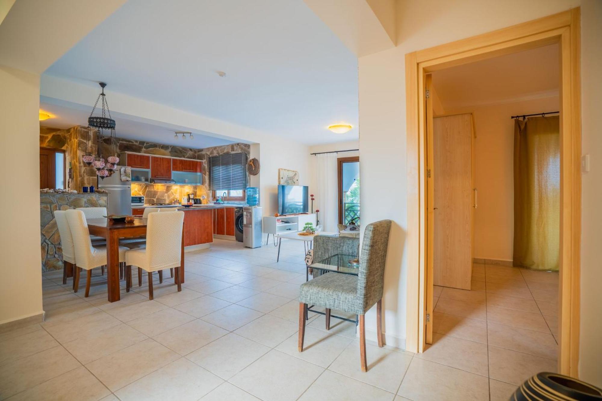 Welcoming 3-bedroom With Ocean Views *
