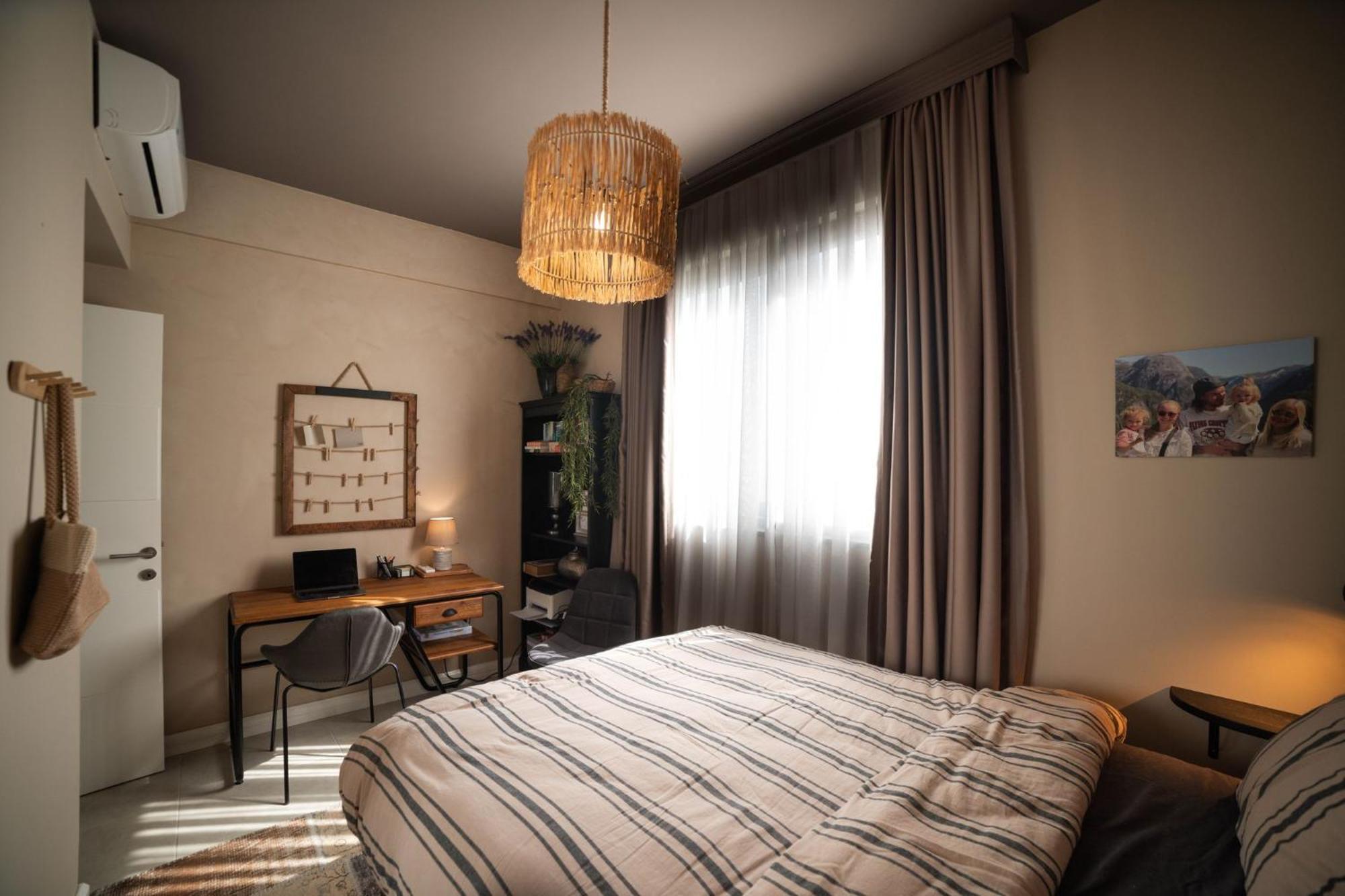 Modern And Cozy Designer In Relaxing Environment