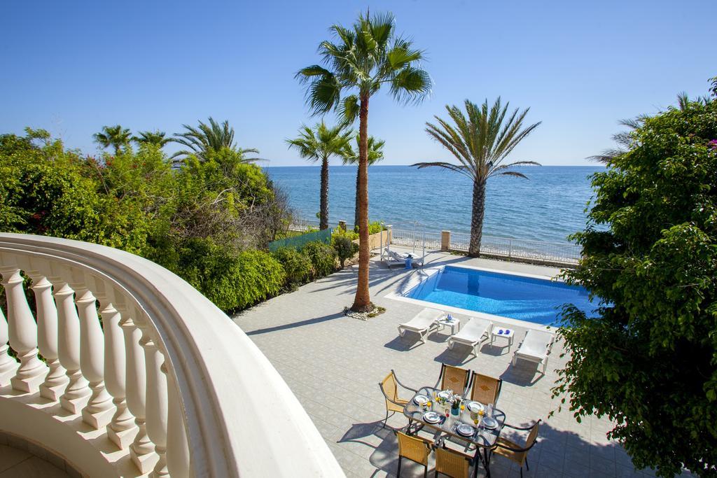 Meneou Beachfront Sunset Holiday home Perivolia