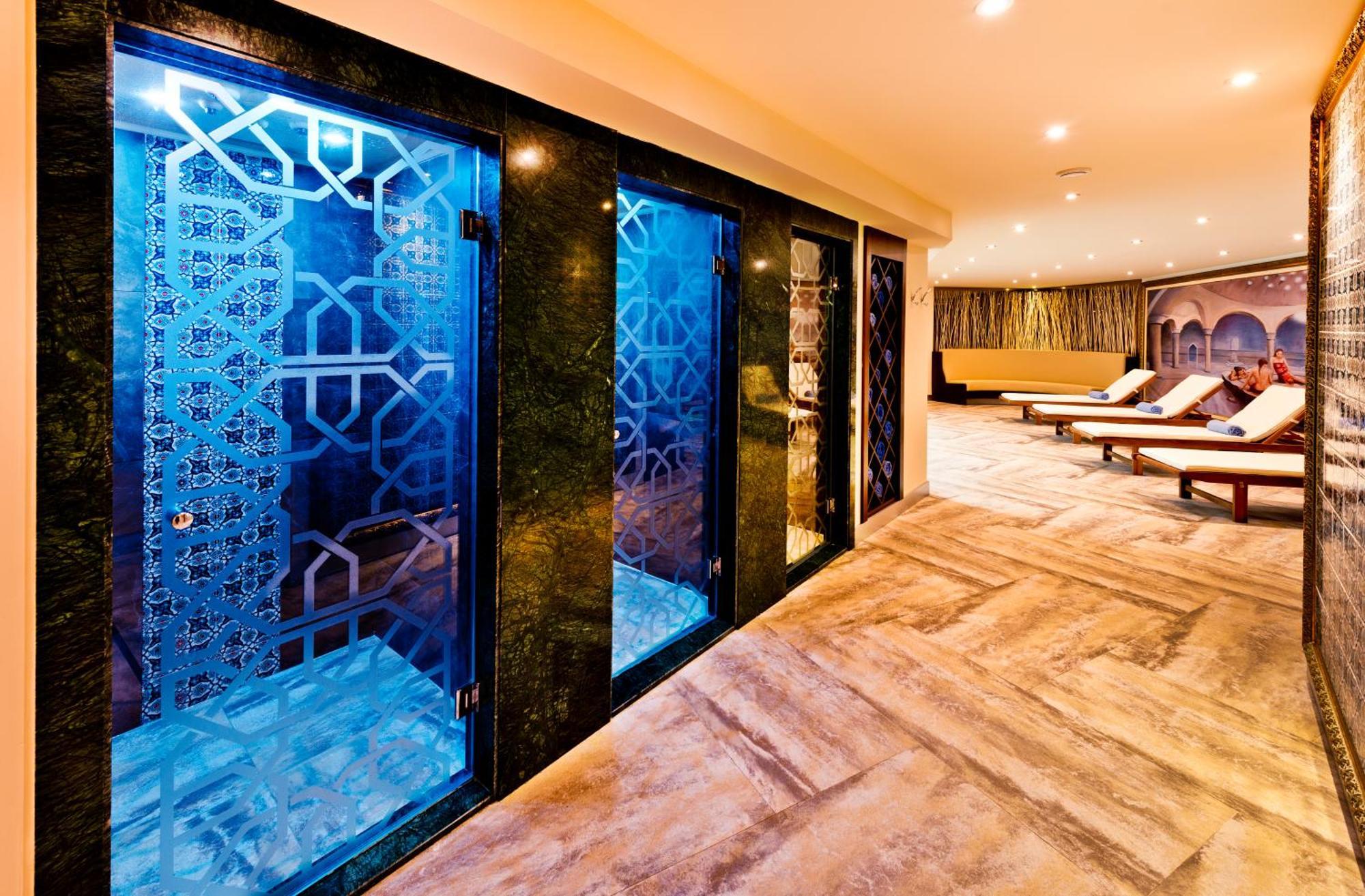 Merit Park Casino & Hotel 5*