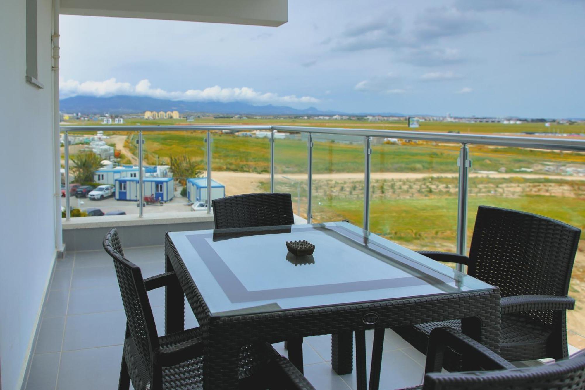 Apartment Spacious One Bedroom In Caesar & Spa, Long