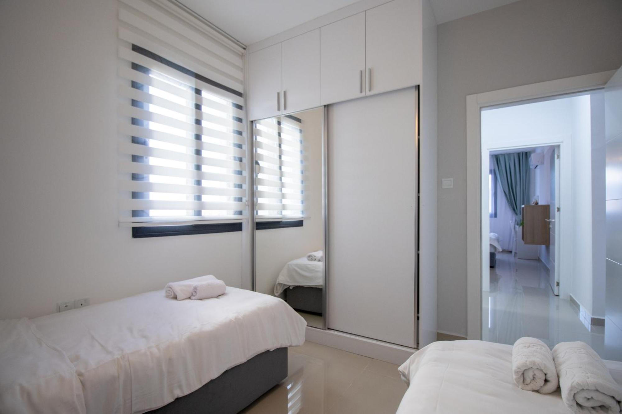 Deluxe Two Bedroom In Caesar & Spa, Long *