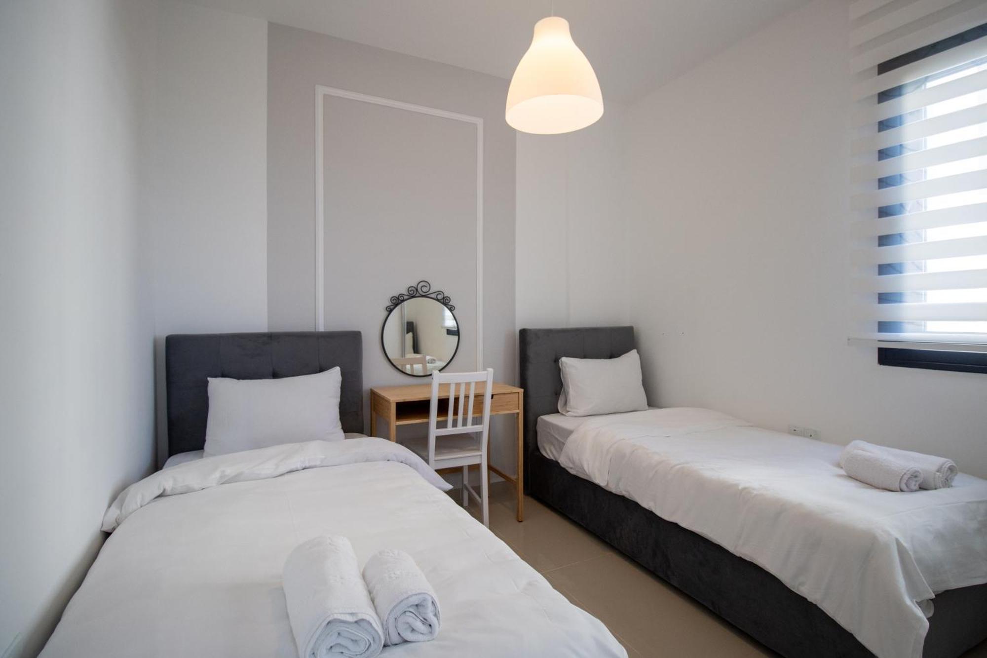 Deluxe Two Bedroom In Caesar & Spa, Long