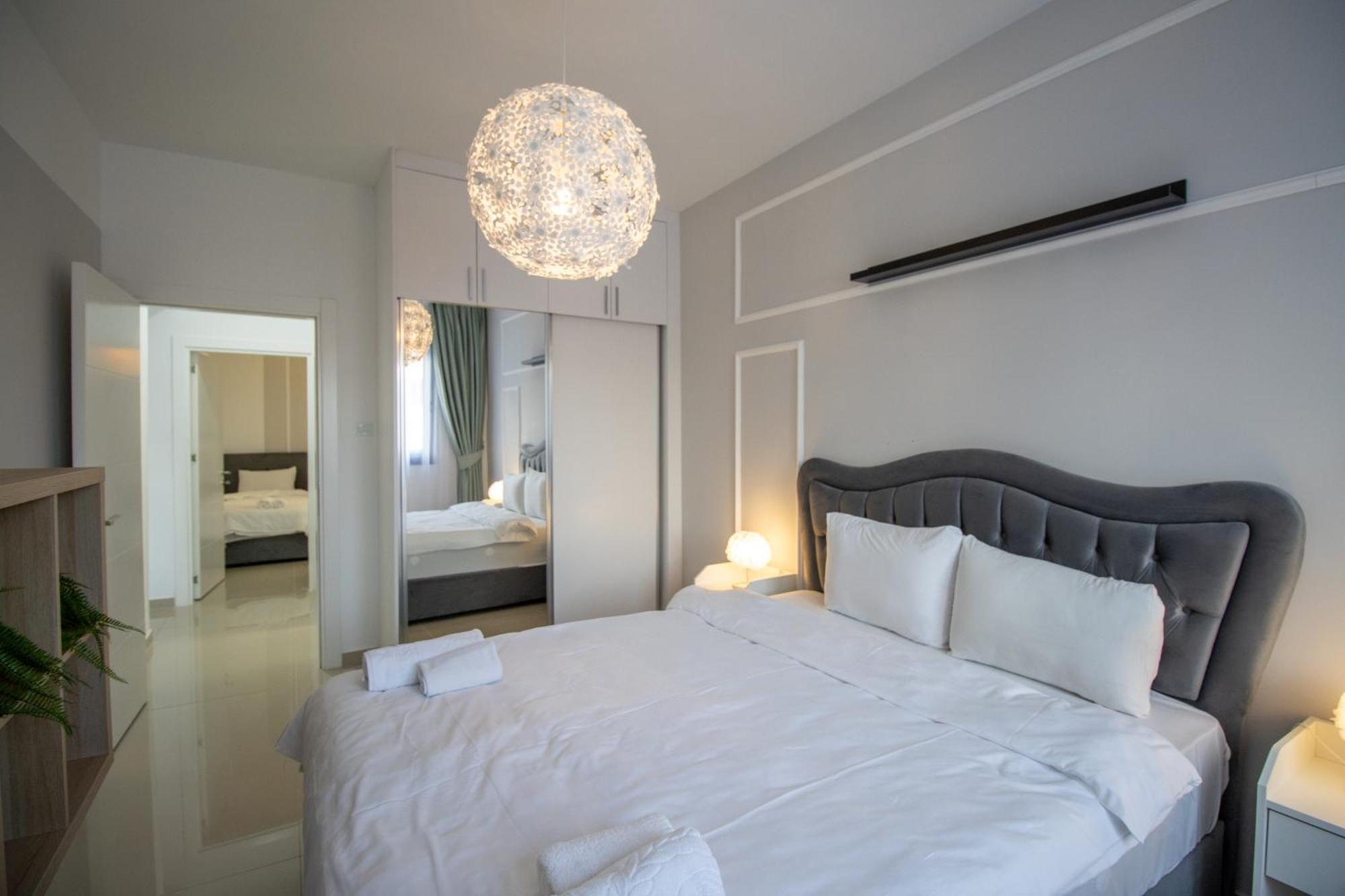 Deluxe Two Bedroom In Caesar & Spa, Long Apartment Perivolia tou Trikomou