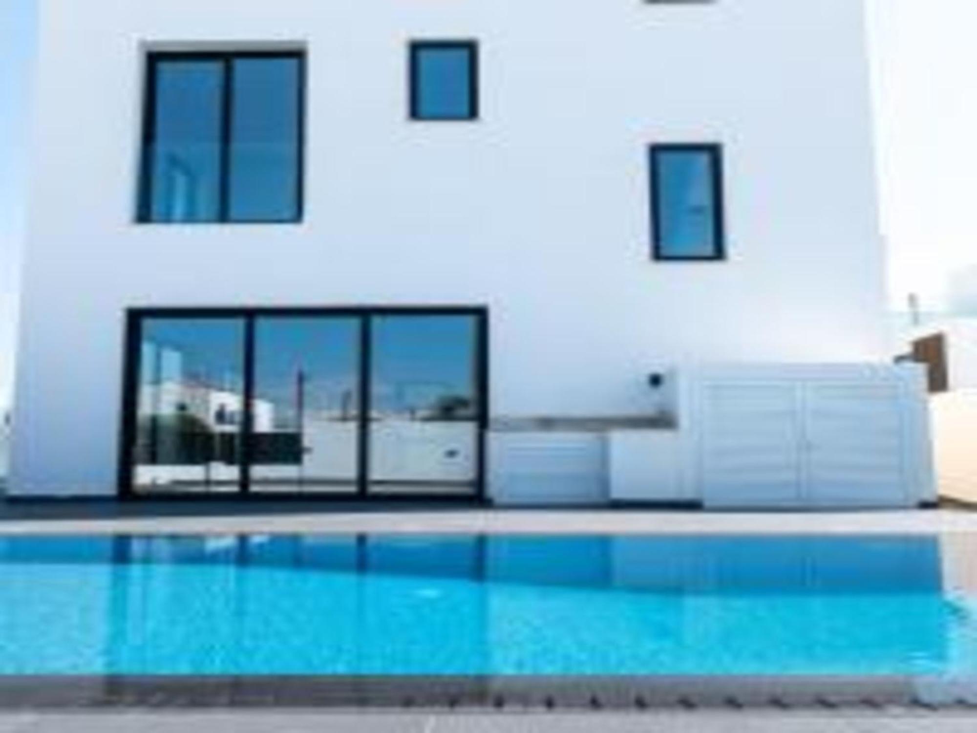 Villa Periyiali Konnos