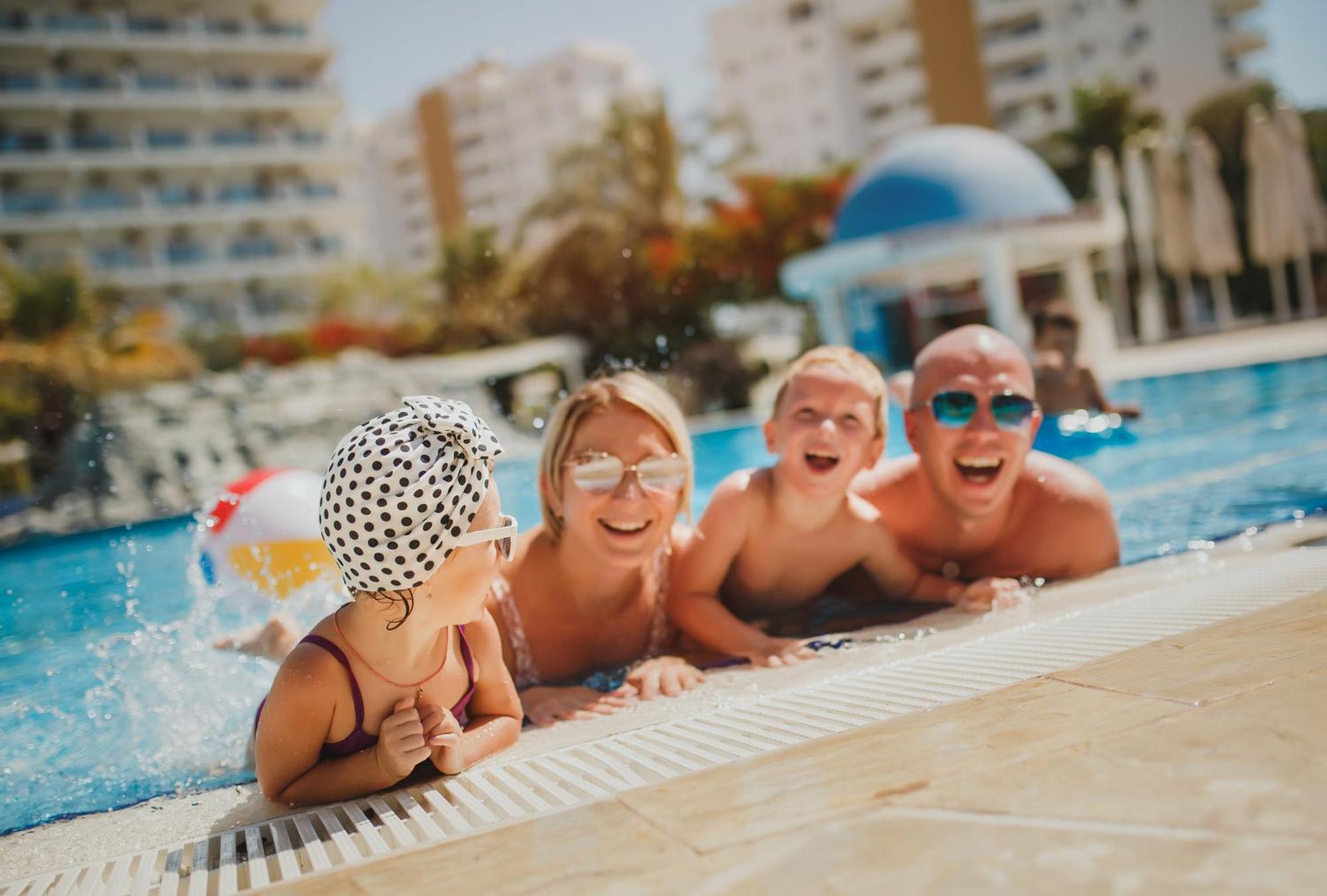 Ground Garden & Pool View Spacious At Caesar & Apartment Famagusta (Northern Cyprus)