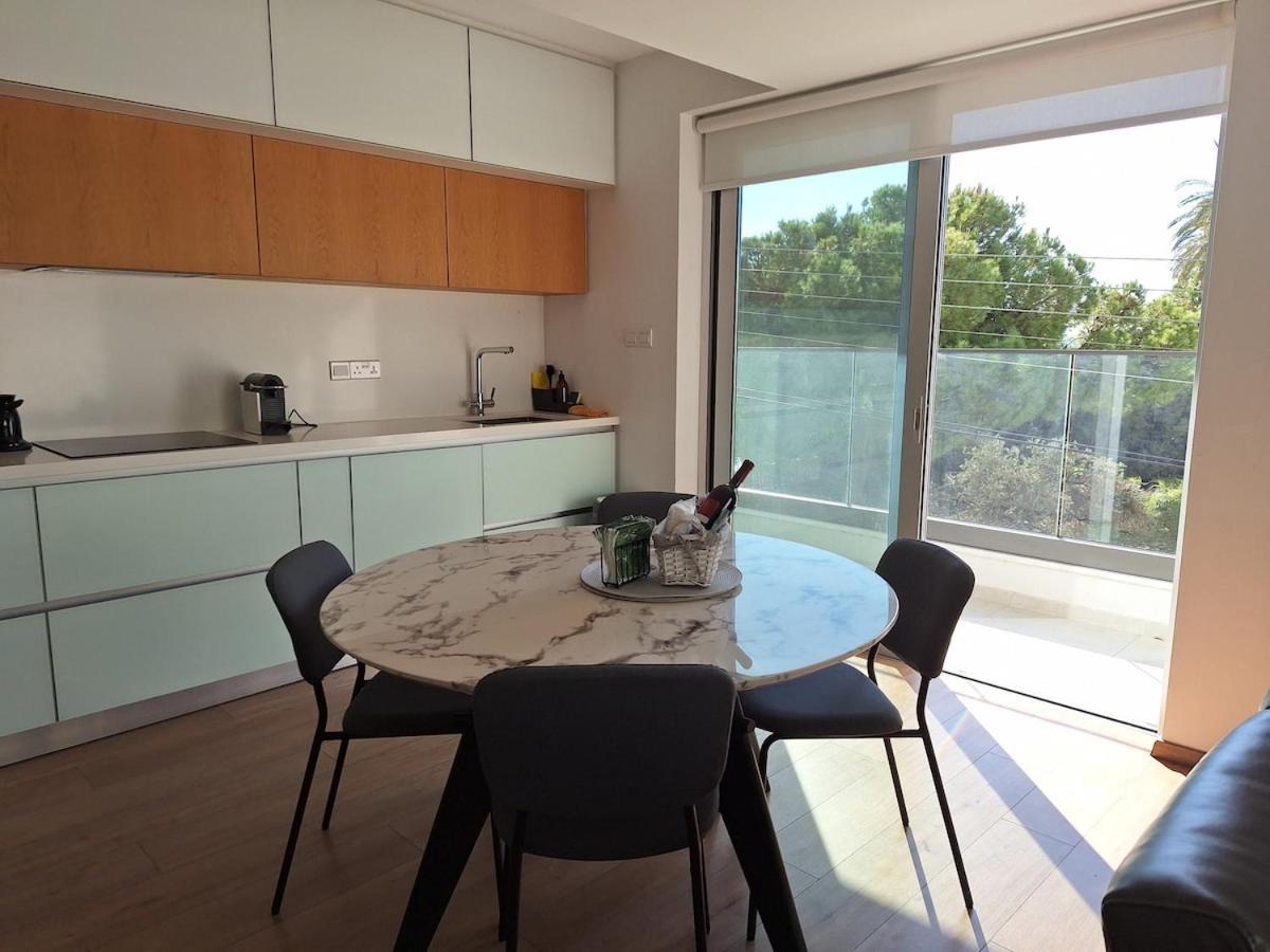 Luxury Seafront 2 Bedroom Apartment Limassol