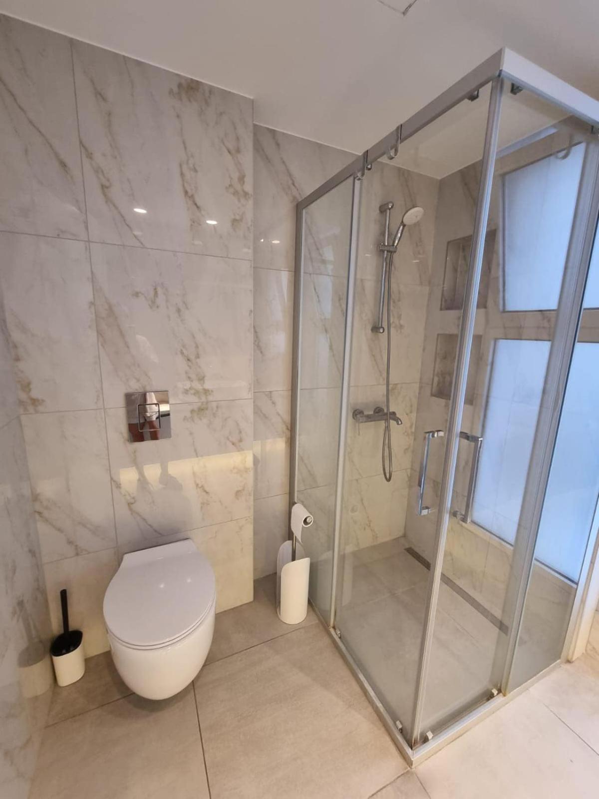 Apartment Luxury Seafront 2 Bedroom *