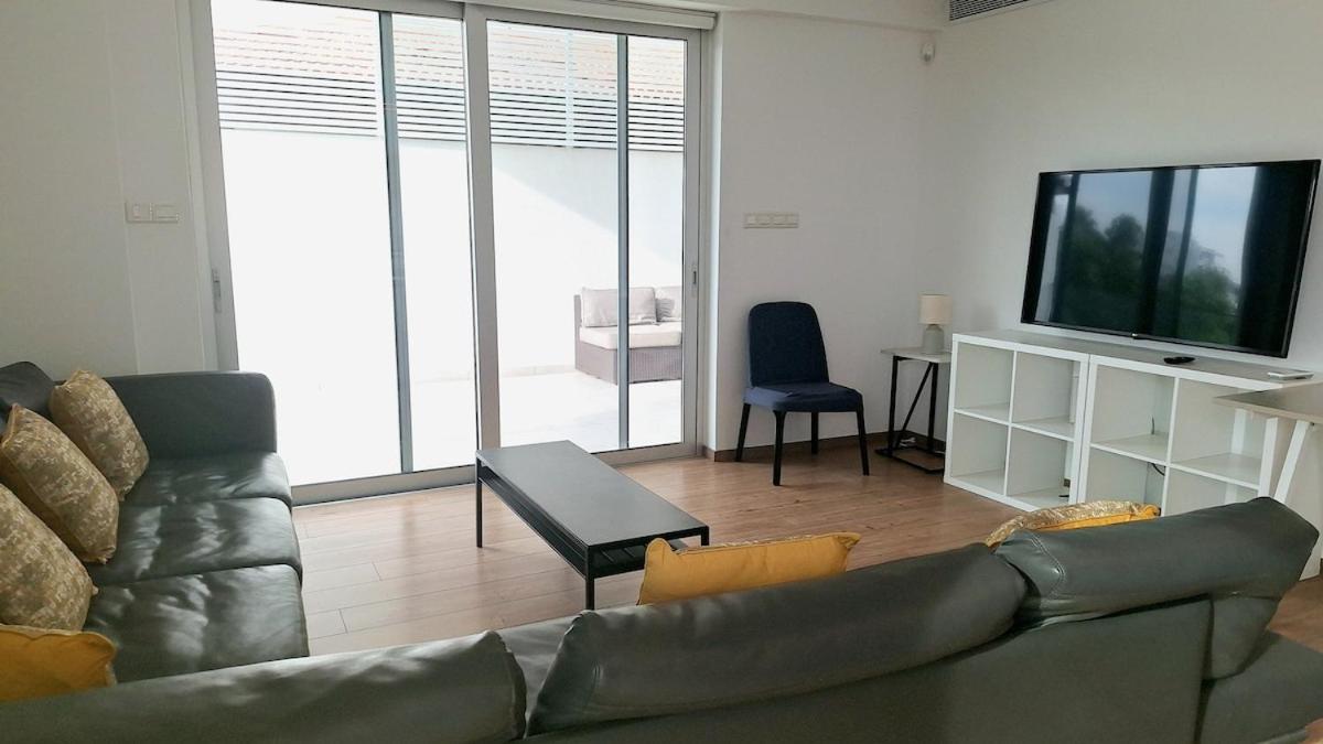 Luxury Seafront 2 Bedroom Apartment Limassol