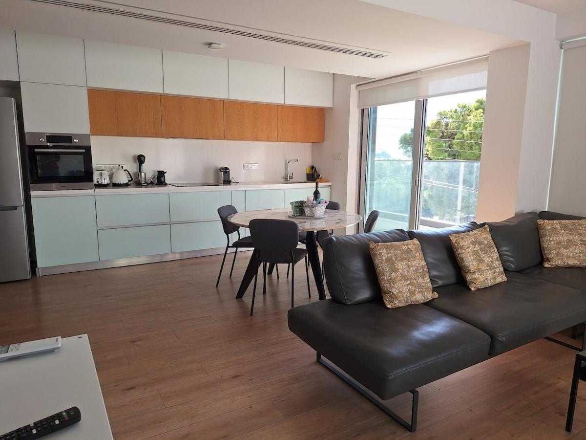 Luxury Seafront 2 Bedroom Apartment Limassol