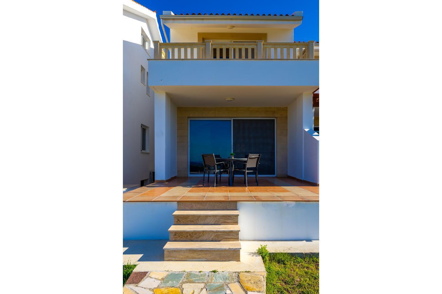 Dimitra Villa