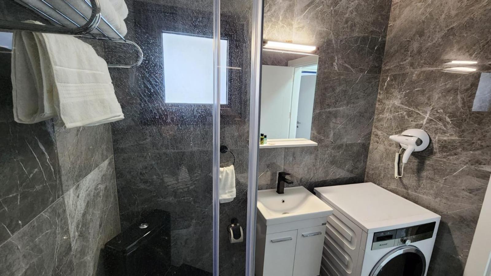 Kirkor Apartment *