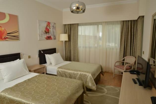 Jasmine Court & In Kyrenia Hotel 4*