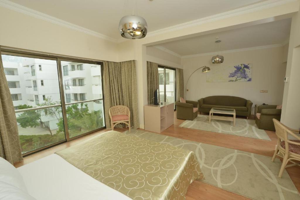 Jasmine Court & In Kyrenia Agios Nikolaos (Famagusta)