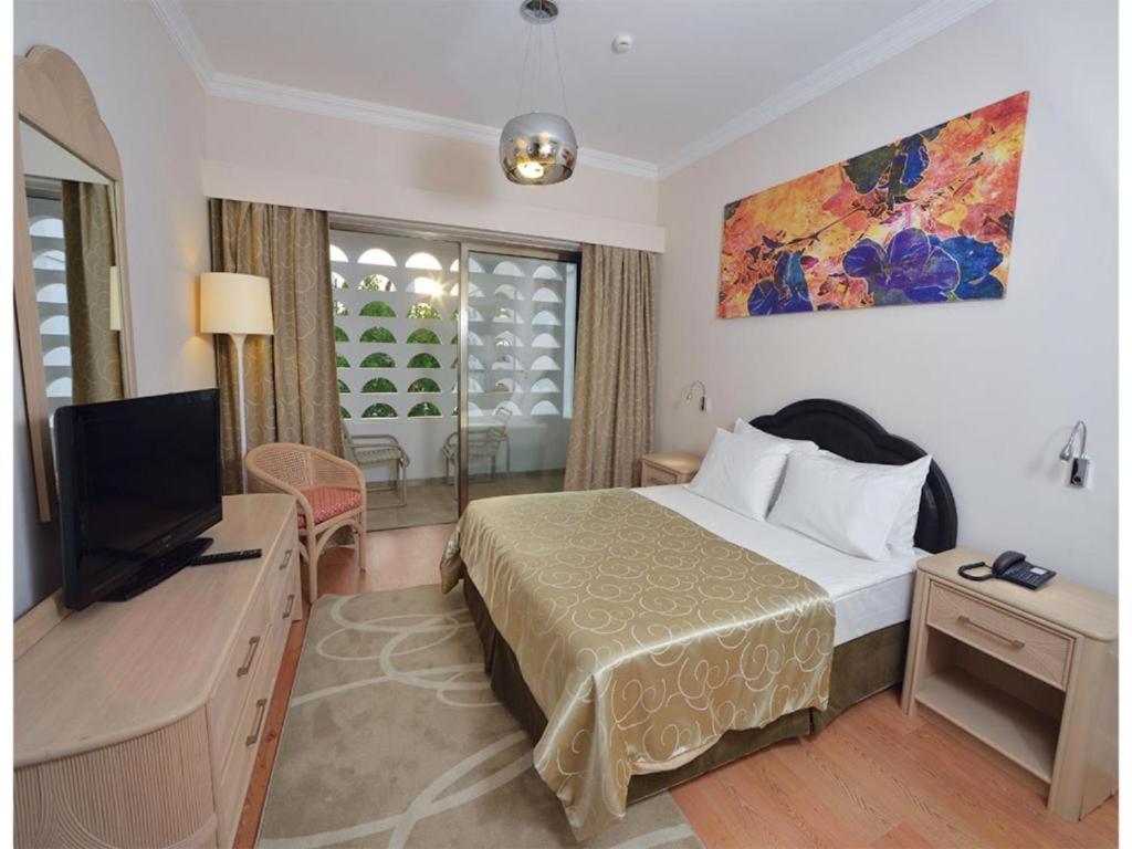 Jasmine Court & In Kyrenia Hotel 4*