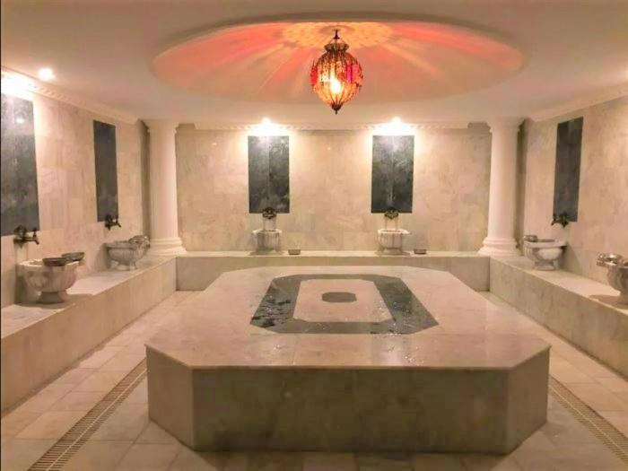 Hotel Jasmine Court & In Kyrenia 4*