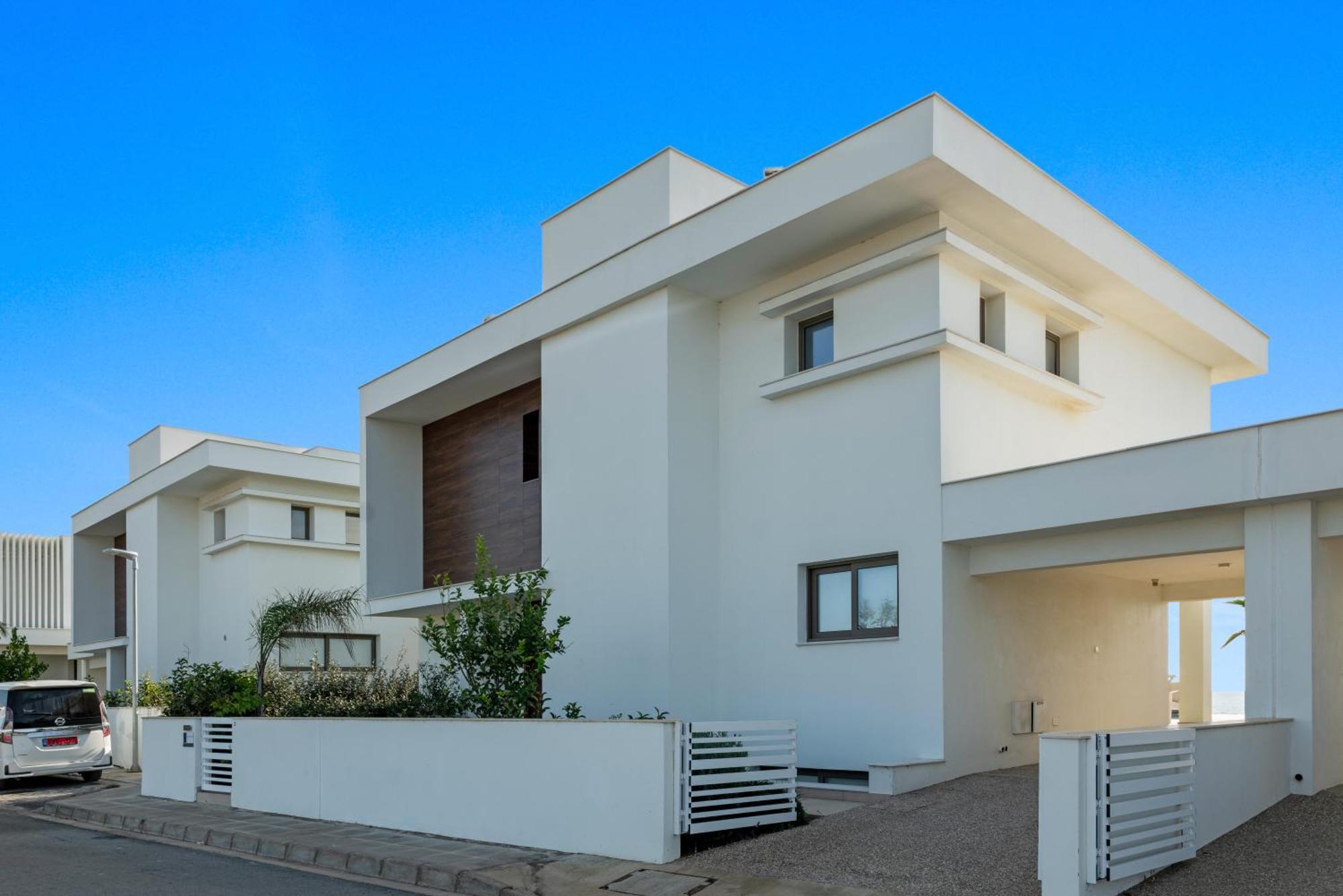 Villa Serenity Waves 2 *