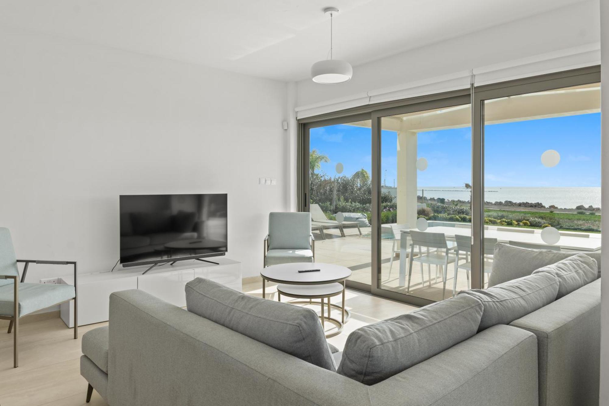 Villa Serenity Waves 2 *