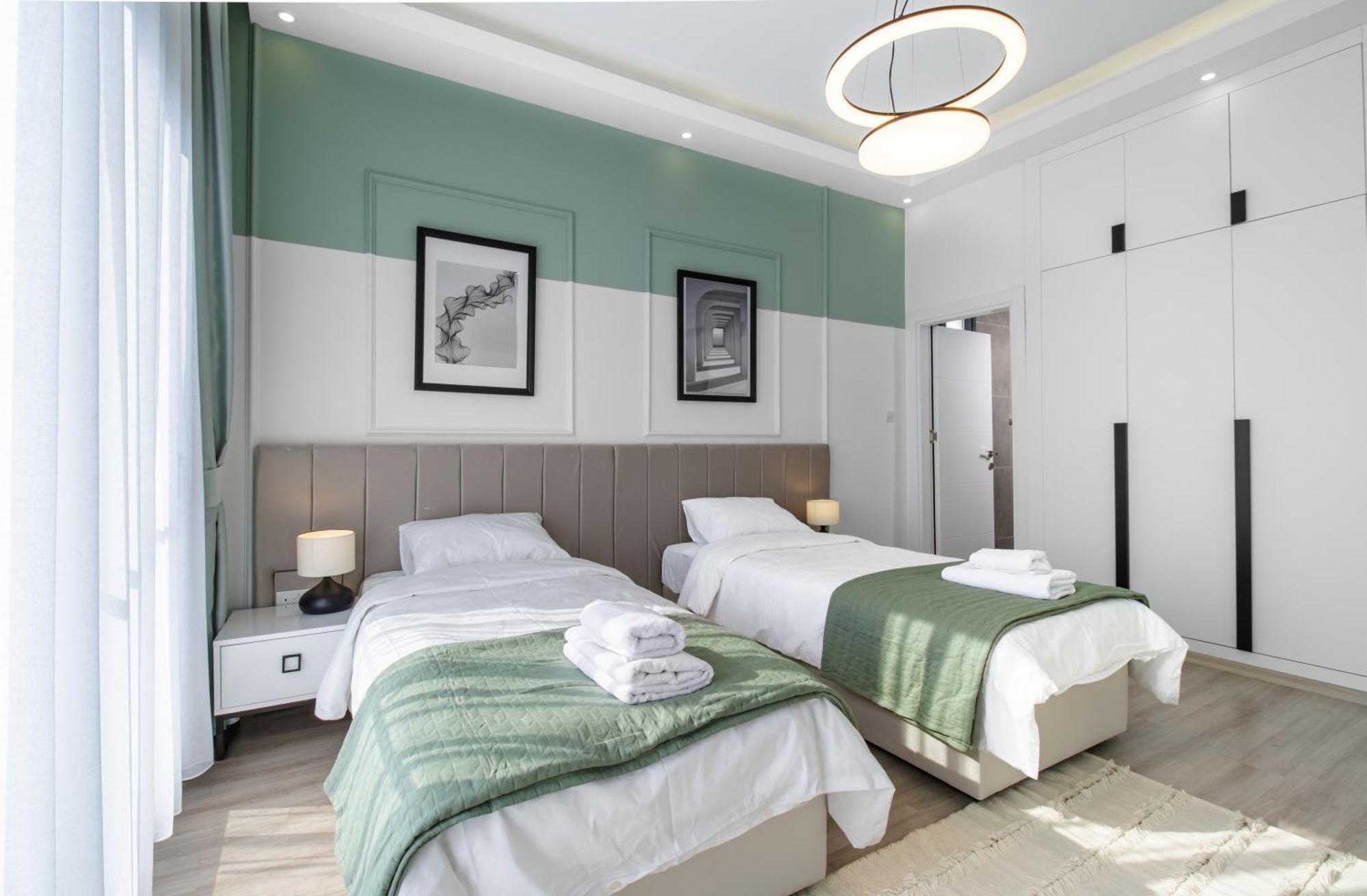 Apartment Luxury Two Bedroom Penthouse In Caesar & Spa, Long *