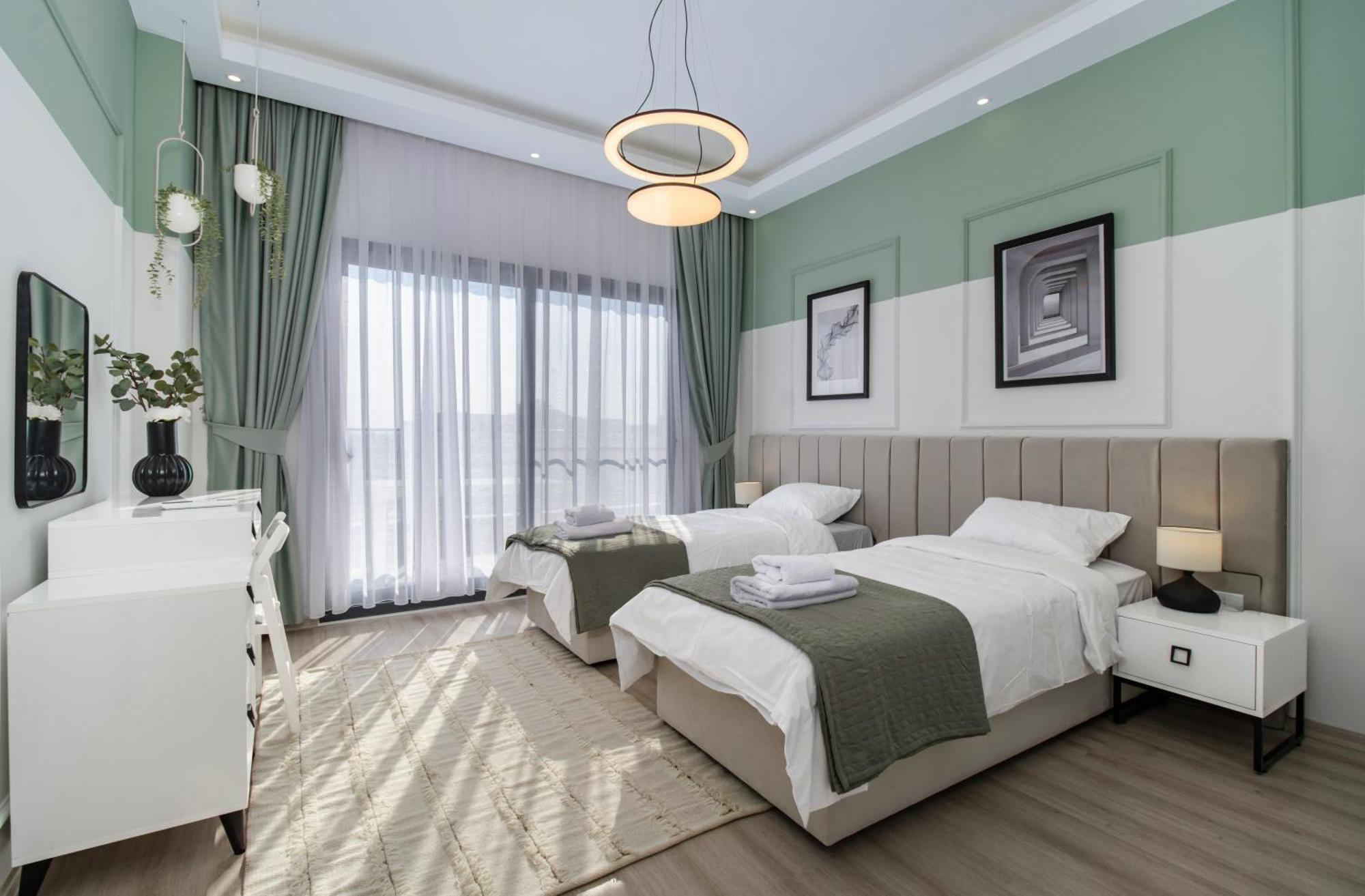 Luxury Two Bedroom Penthouse In Caesar & Spa, Long *