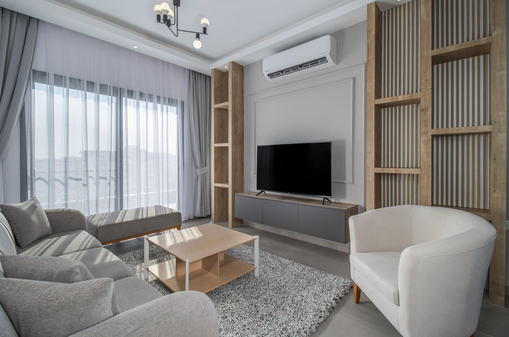Luxury Two Bedroom Penthouse In Caesar & Spa, Long Apartment *