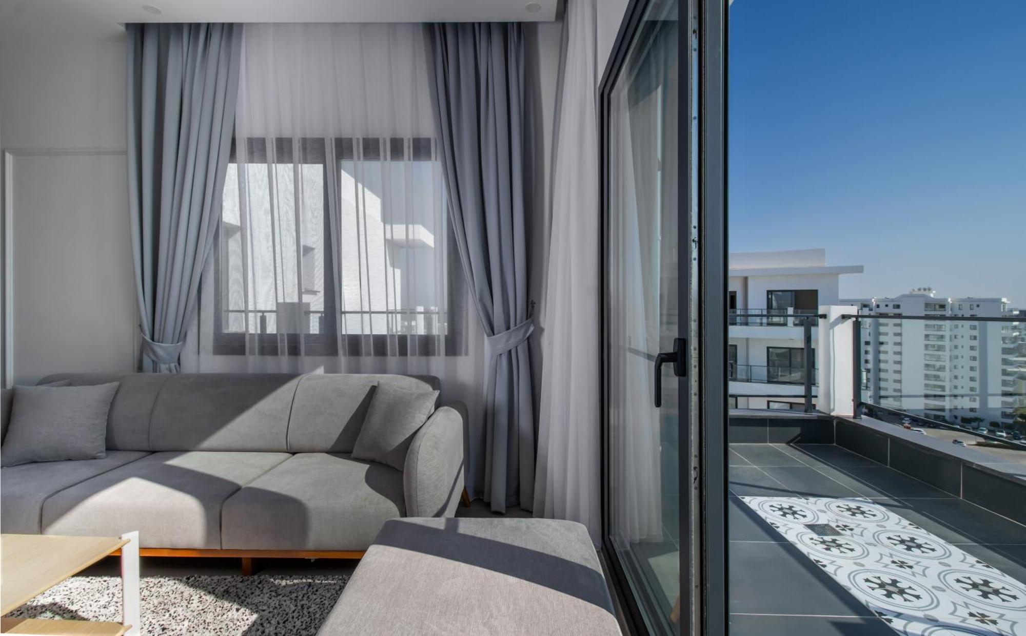 Apartment Luxury Two Bedroom Penthouse In Caesar & Spa, Long