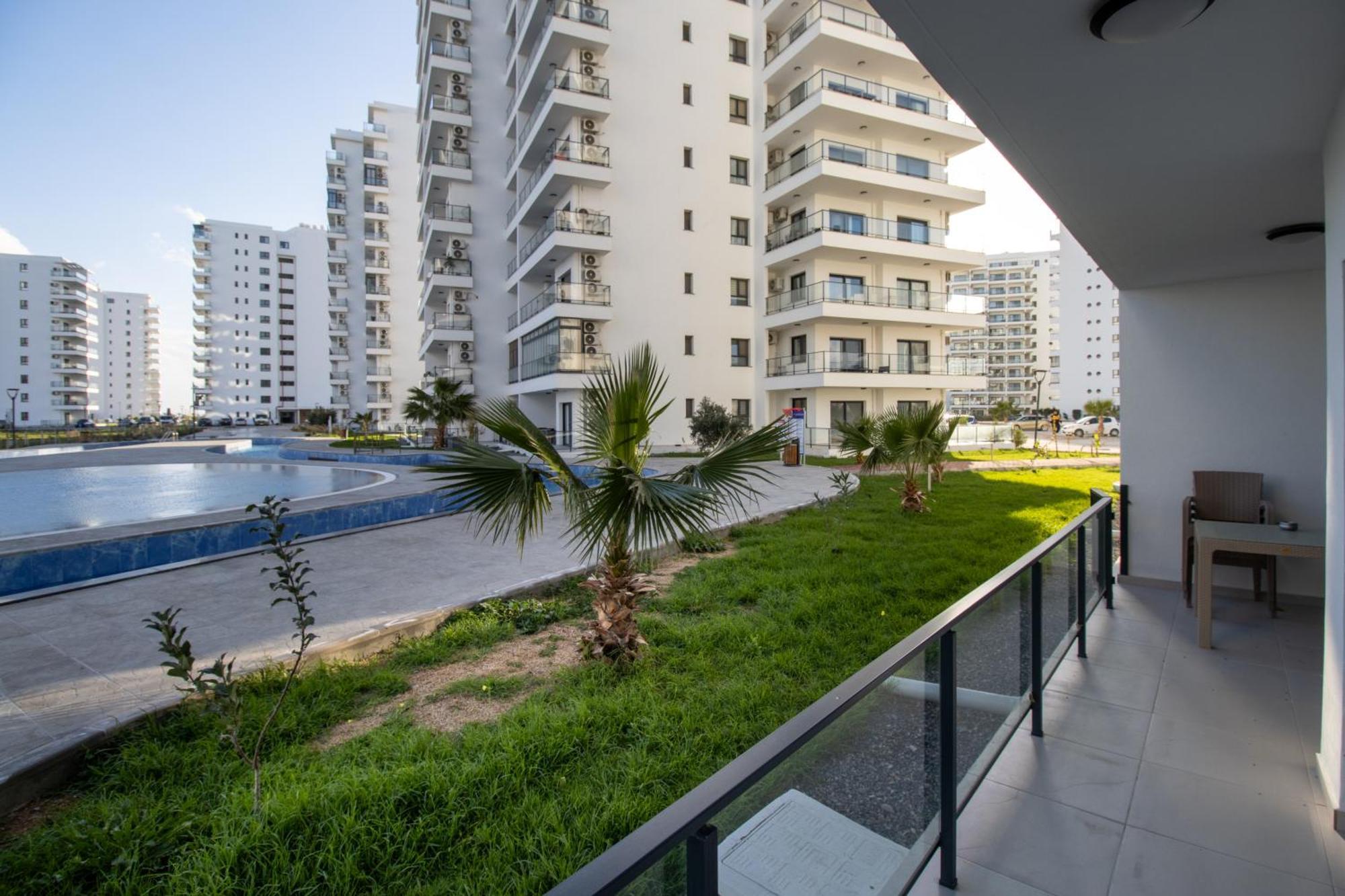 Ground Garden & Pool View Spacious At Caesar & Apartment