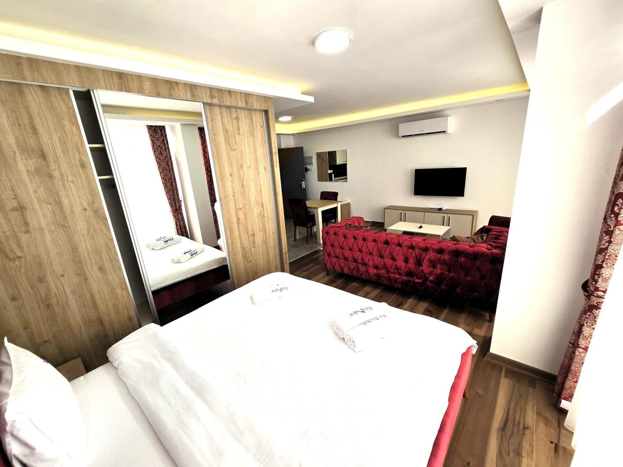 Nurel Shark Hotel *